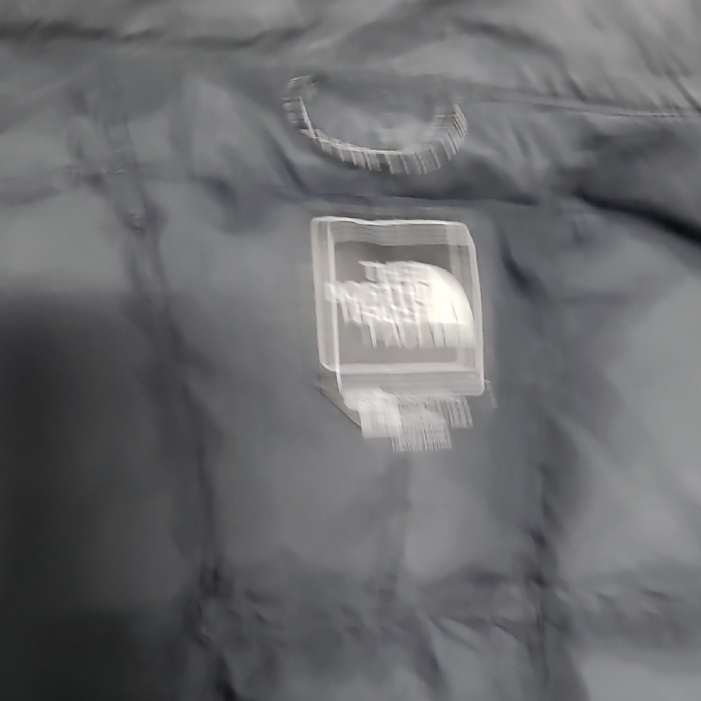 The North Face Women's Dark Puffer Jacket - Picture 15 of 16